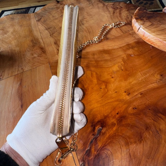 Louis Vuitton monogram, patent leather vintage zippy wallet with unbranded chain - Picture 5 of 17